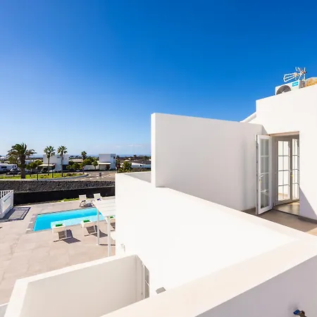 Villa Secret 1 *