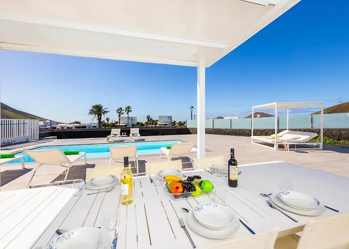 Villa Secret 1 *